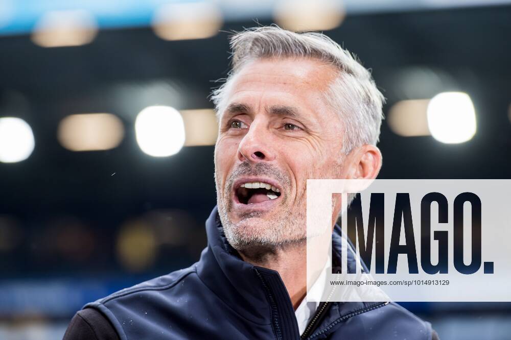 heerenveen-sc-heerenveen-coach-kees-van-wonderen-during-the-dutch