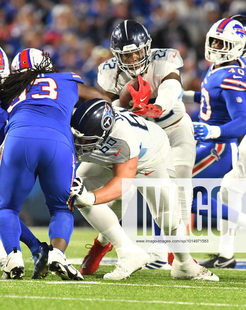 Tennessee Titans running back Derrick Henry warms up before an NFL football  game against the Buffalo Bills in Orchard Park, N.Y., Monday, Sept. 19,  2022. (AP Photo/Adrian Kraus Stock Photo - Alamy