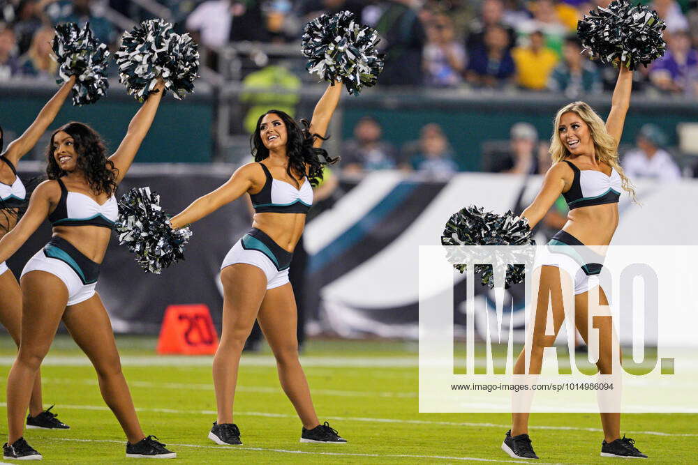 philadelphia-pa-september-19-philadelphia-cheerleaders-perform