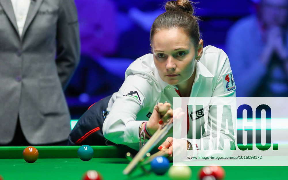 Snooker World Mixed Doubles 2022 Reanne Evans in their final group ...