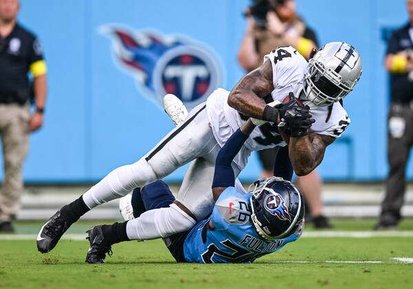 Las Vegas Raiders running back Brandon Bolden (34) takes a break during  their game against the Tennessee Titans Sunday, Sept. 25, 2022, in  Nashville, Tenn. (AP Photo/Wade Payne Stock Photo - Alamy