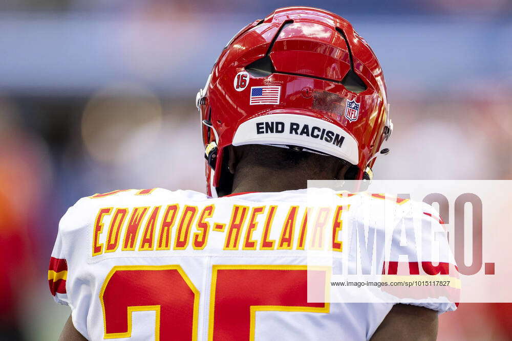 September 25, 2022: Kansas City Chiefs running back Clyde Edwards-Helaire ( 25) with End Racism helme