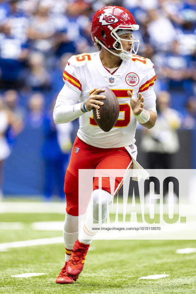 Indianapolis, Indiana, USA. 25th Sep, 2022. Kansas City Chiefs quarterback  Patrick Mahomes (15) passes the ball during NFL football game action  between the Kansas City Chiefs and the Indianapolis Colts at Lucas