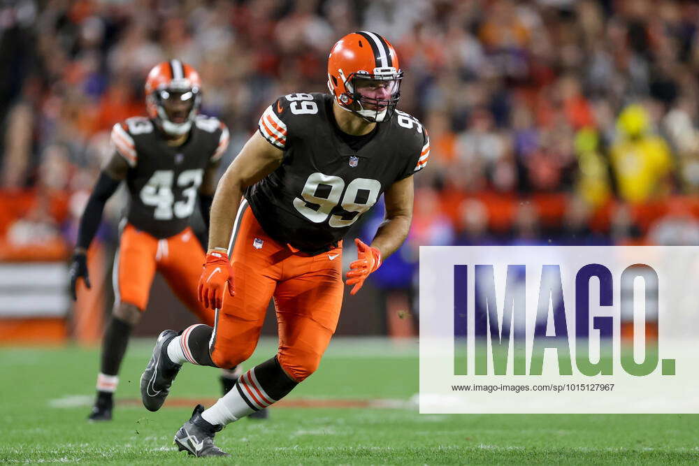 Cleveland Browns defensive tackle Taven Bryan (99) stands on the field  during an NFL football game against the Cincinnati Bengals, Sunday, Dec.  11, 2022, in Cincinnati. Cincinnati won 23-10. (AP Photo/Aaron Doster