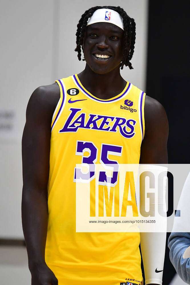Lakers sign Wenyen Gabriel to standard NBA contract