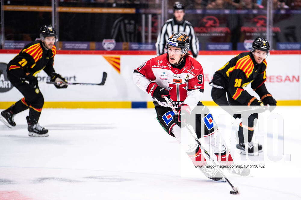 220927 Örebros Leo Carlsson during the ice hockey match in the SHL ...