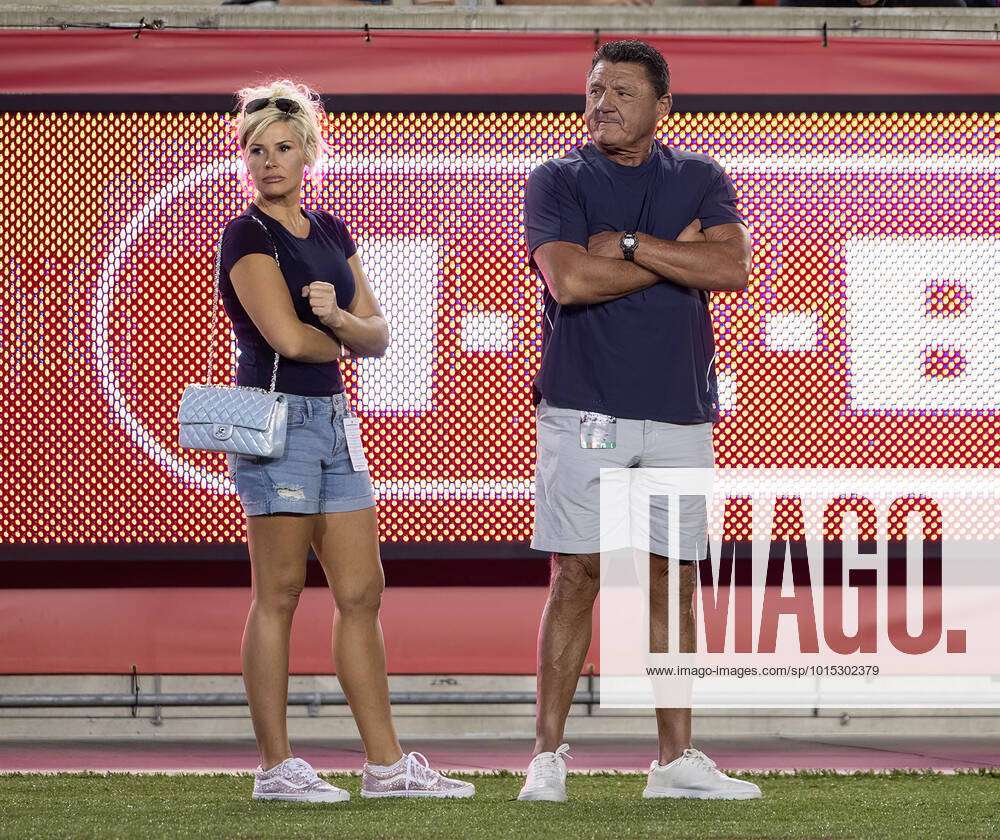 September 30 2022 Former Usc And Lsu Head Coach Ed Orgeron Right And Girlfriend Bailie