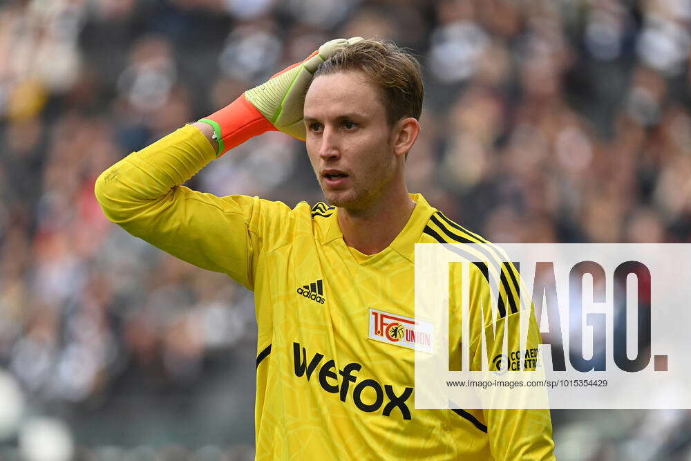 Goalkeeper Frederik ROENNOW 1 FC Union Berlin