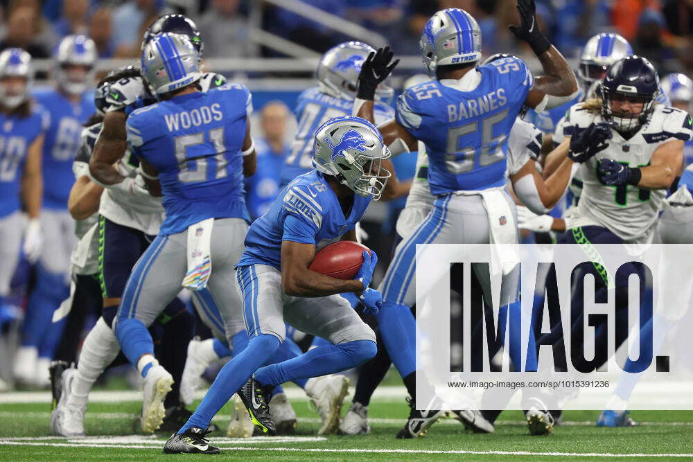 Seattle Seahawks vs Detroit Lions Detroit Lions wide receiver Maurice  Alexander (15) runs the ball.