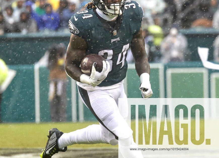 October 3, 2022, Philadelphia, Pennsylvania, USA: Philadelphia Eagles  running back Trey Sermon (34) looks for running room during a NFL game  between the Jacksonville Jaguars and the Philadelphia Eagles at Lincoln  Financial