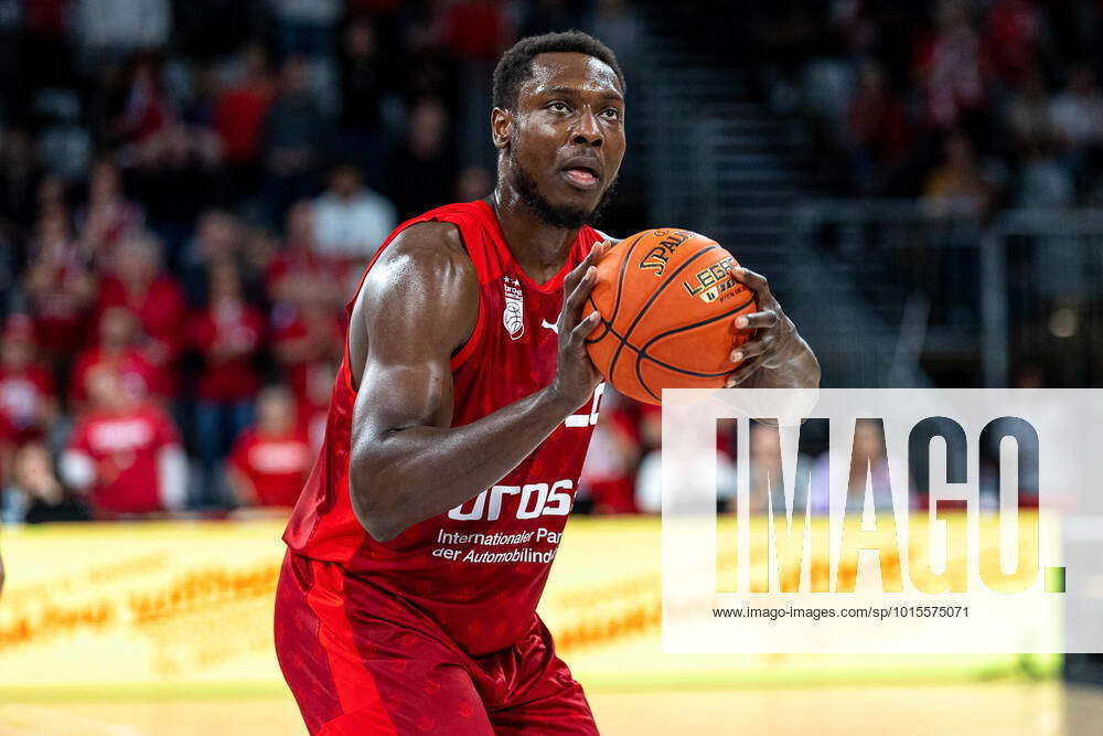 Ventil während Ausgrabung solomon young basketball Gießen Organ Heilige