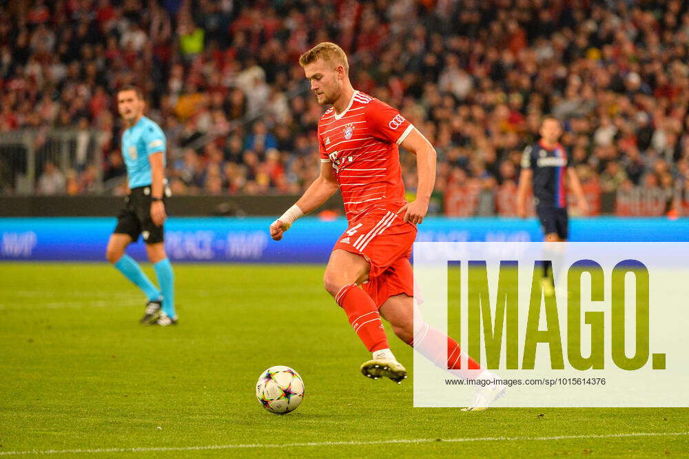 Matthijs De Ligt Fc Bayern Munich With Ball On Foot Munich Football Uefa Champions