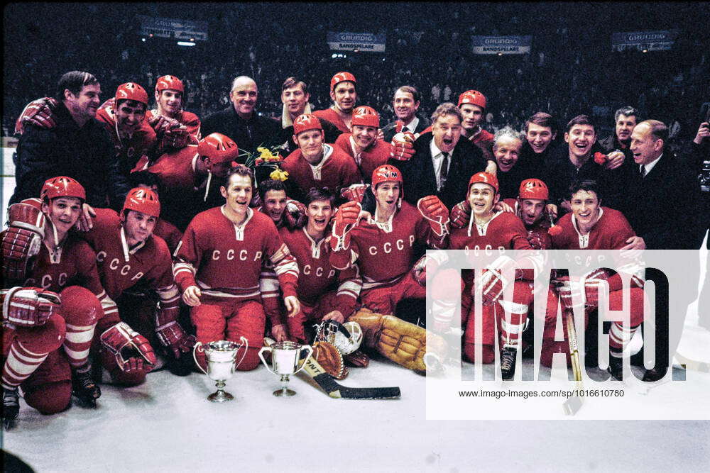 STOCKHOLM 1970 03 30 Team picture of the Soviet national ice hockey ...