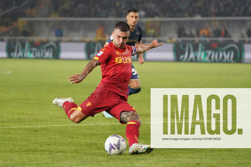 Gabriel Strefezza (US Lecce) during US Lecce vs ACF Fiorentina, italian soccer Serie A match in Lecc Gabriel Strefezza (US Lecce) during US Lecce vs ACF Fiorentina, italian soccer Serie A match in Lecc