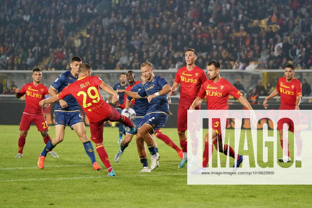 Alexis Blin (US Lecce) and Antonin Barak (ACF Fiorentina) during US Lecce vs ACF Fiorentina, italian Alexis Blin (US Lecce) and Antonin Barak (ACF Fiorentina) during US Lecce vs ACF Fiorentina, italian