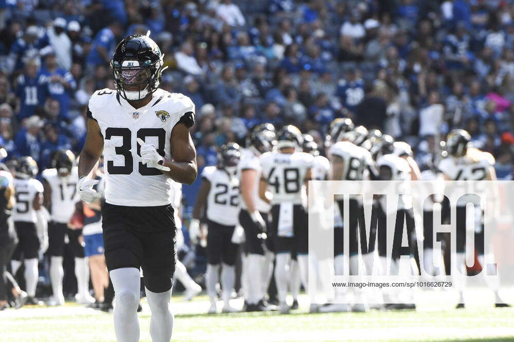 Jacksonville Jaguars linebacker Devin Lloyd (33) enters the field