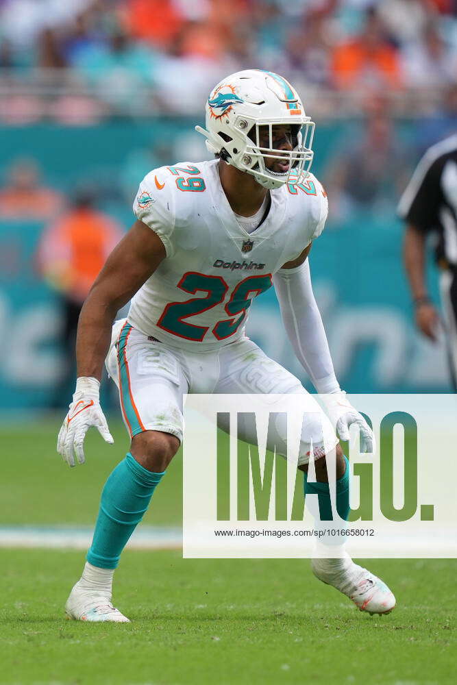 Miami Dolphins safety Brandon Jones (29) eyes the quarterback as