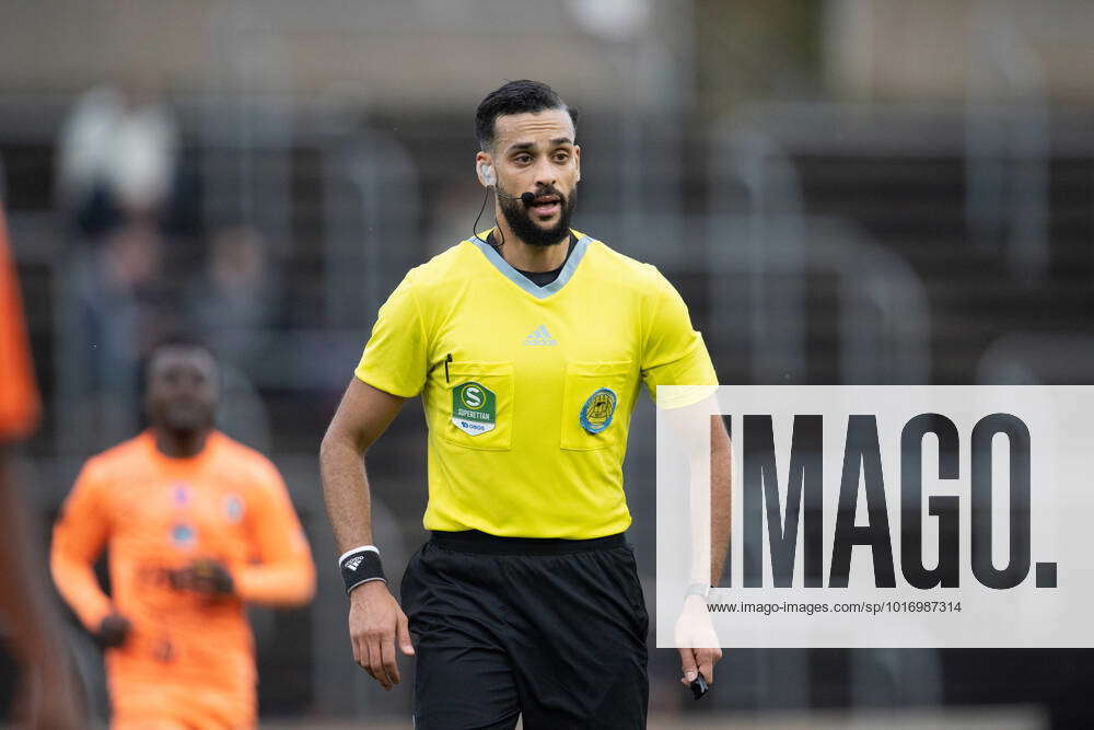 221022 Referee Farouk Nehdi During The Football Match In The Superettan 221022-referee-farouk-nehdi-during-the-football-match-in-the-superettan