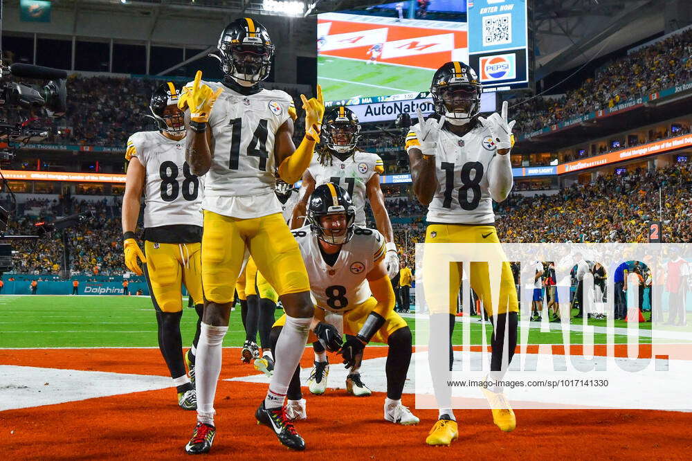 Miami Gardens, Florida, USA. 23rd Oct, 2022. October 23rd, 2022 Pittsburgh  Steelers tight end Pat Freiermuth (88), Pittsburgh Steelers wide receiver  George Pickens (14), Pittsburgh Steelers quarterback Kenny Pickett (8),  Pittsburgh Steelers