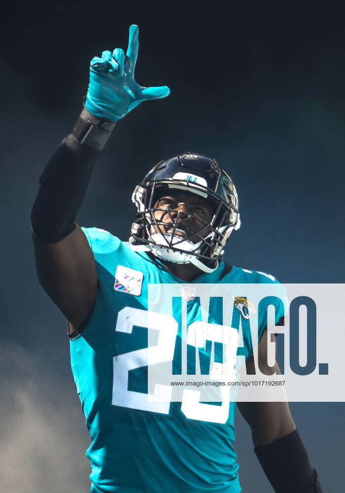 Jacksonville Jaguars linebacker Foyesade Oluokun celebrates during