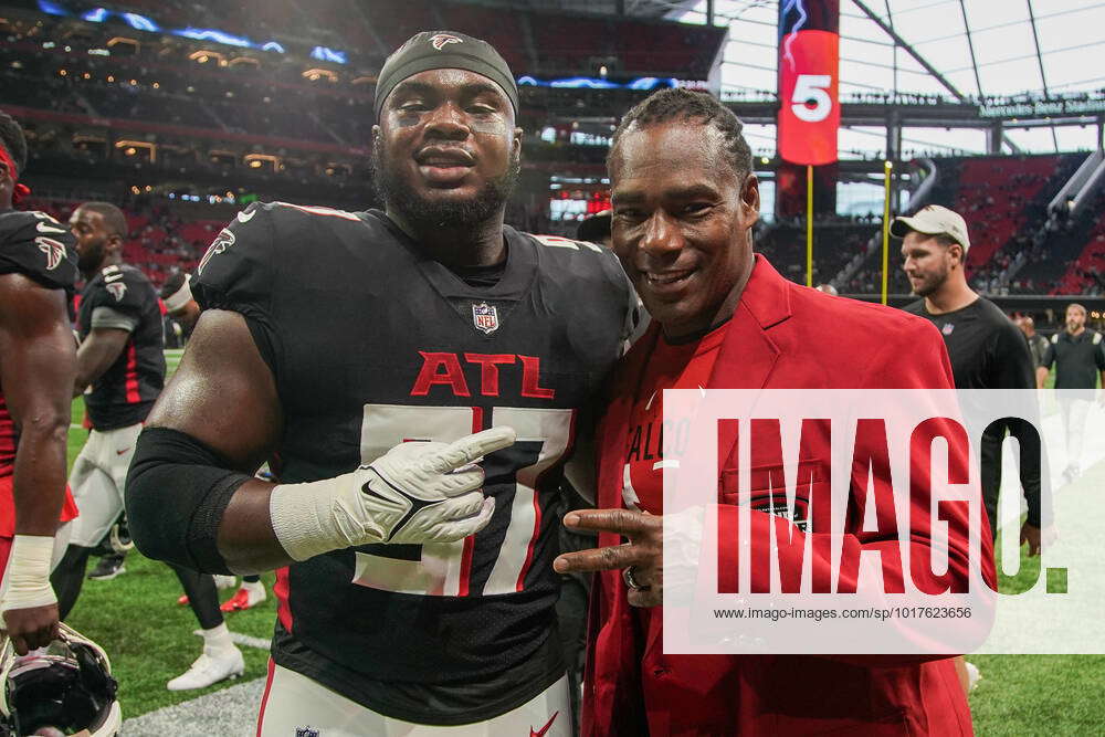 October 30, 2022, Atlanta, Georgia, USA: Atlanta Falcons defensive lineman  Grady Jarrett (L) and for