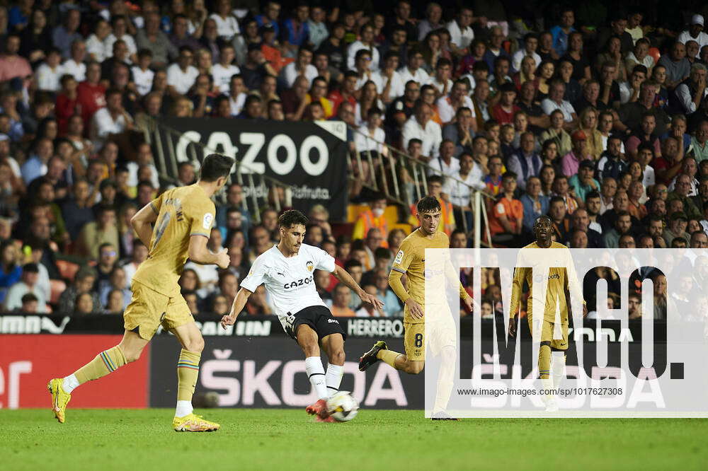 October 29, 2022, Valencia, Spain: Andre Almeida, Center Of Valencia CF ...