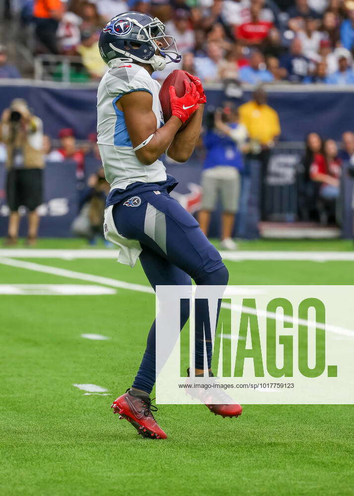 Tennessee Titans wide receiver Robert Woods (2) runs a pass route during an  NFL football game against the Houston Texans on Sunday, October 30, 2022,  in Houston. (AP Photo/Matt Patterson Stock Photo - Alamy