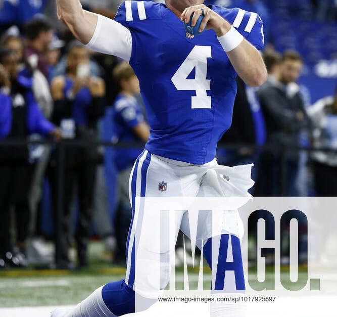 INDIANAPOLIS, IN - OCTOBER 30: Indianapolis Colts quarterback Sam Ehlinger  (4) warms up prior to an NFL game between the Washington Commanders and the  Indianapolis Colts on October 30, 2022 at Lucas