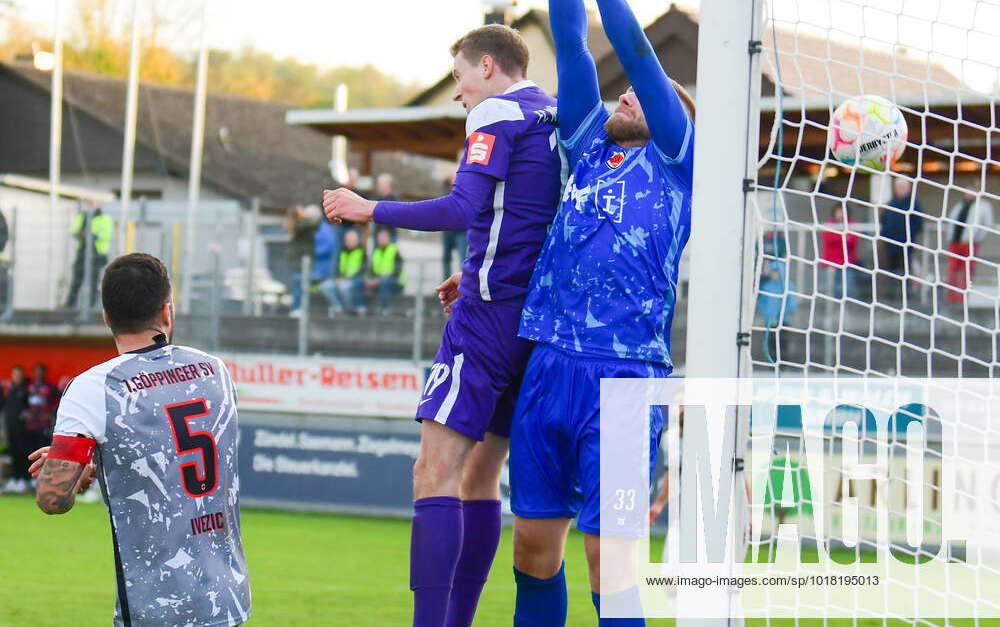 Goalkeeper Matthias Layer 1 Goeppinger SV, 1 can not clear the ball ...