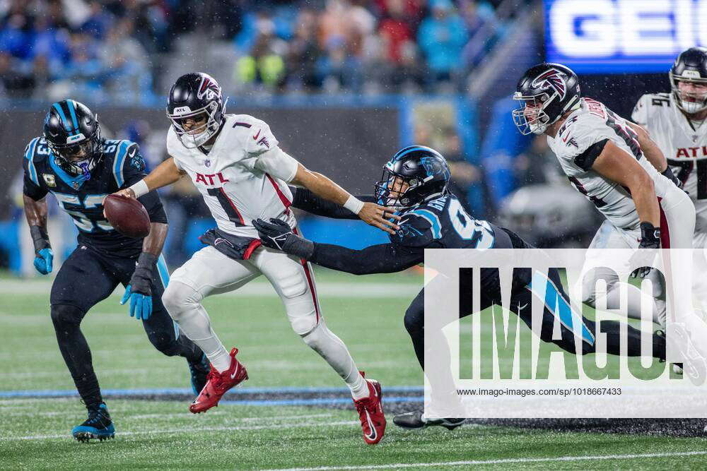 CHARLOTTE, NC - NOVEMBER 10: Atlanta Falcons defensive tackle