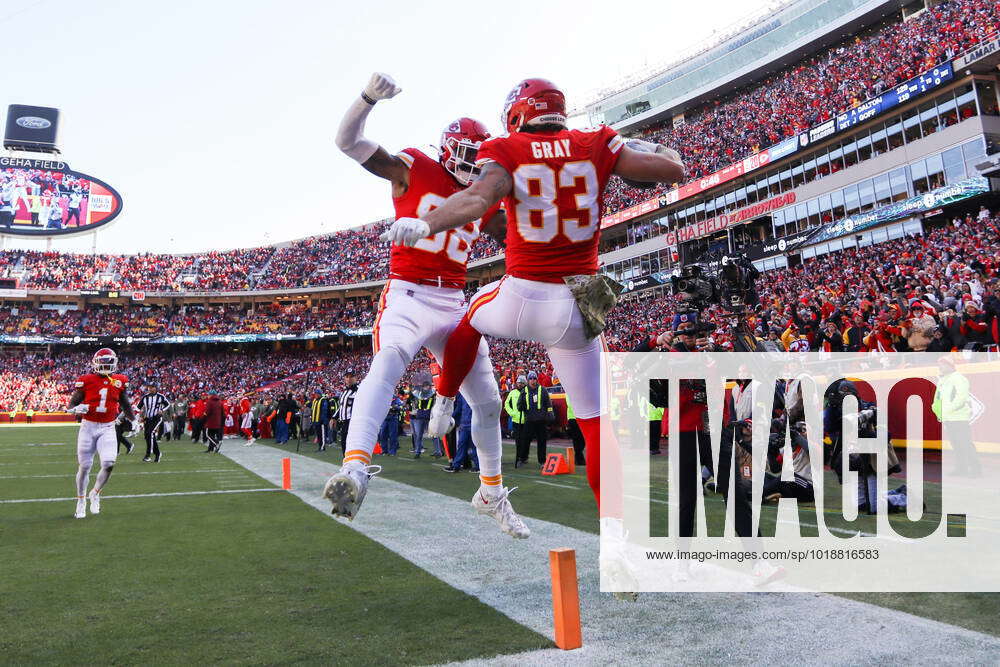 KANSAS CITY, MO - NOVEMBER 13: Kansas City Chiefs tight end Noah Gray (83)  leaps to celebrate