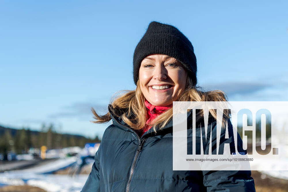 221113 Yvette Hermundstad, SVT, during the biathlon premiere on ...