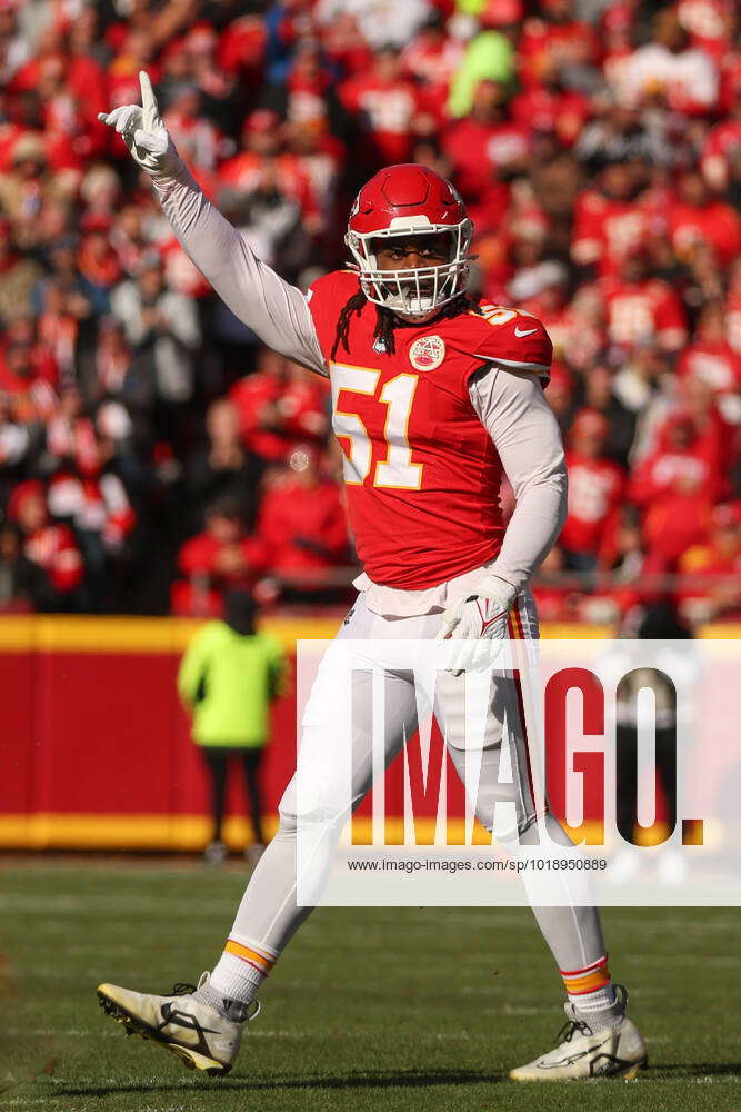 KANSAS CITY, MO - NOVEMBER 13: Kansas City Chiefs defensive end Mike Danna  (51) in the first