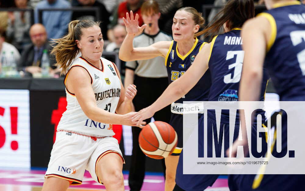 Svenja Brunckhorst GER, 21 in Bedraengnis, 11 24 2022, Weissenfels Germany , Basketball, FIBA