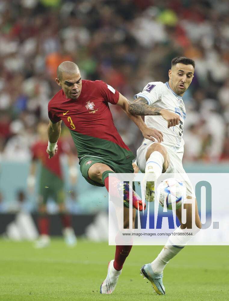 221128) -- LUSAIL, Nov. 28, 2022 -- Pepe (L) of Portugal vies with