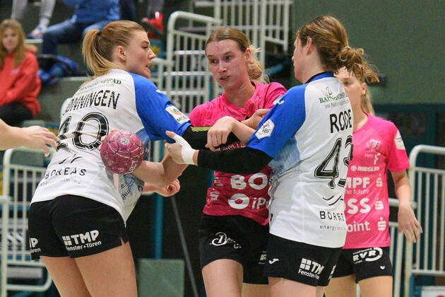Jennifer Rode Lena Degenhardt TusSies Metzingen 10 vs Sara Ronningen Thueringer HC 10 ...