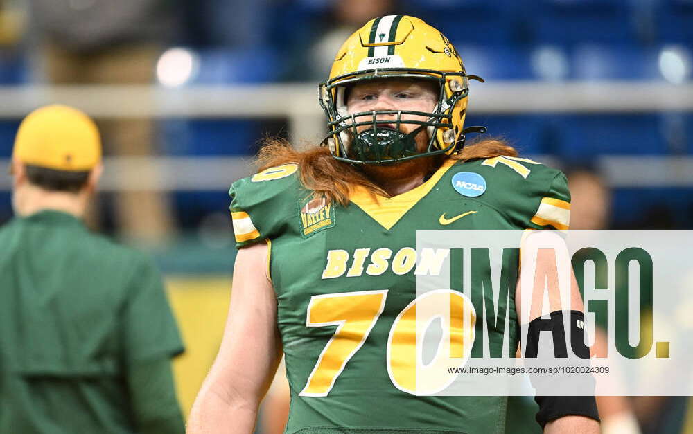 North Dakota State Bison Offensive Tackle Cody Mauch 70 Warms Up Before A Ncaa College League 7193