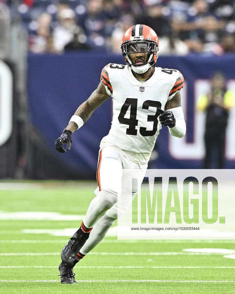 December 4, 2022, Houston, Texas, USA: Cleveland Browns safety John Johnson  III (43) runs down