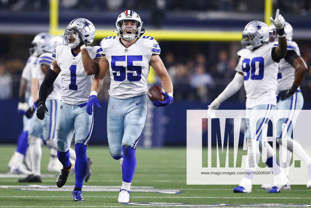 Dallas Cowboys Linebacker Leighton Vander Esch celebrates after the