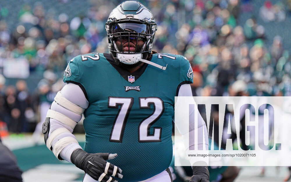 Philadelphia Eagles defensive tackle Linval Joseph (72) looks on prior to  the NFL football game against the New York Giants, Sunday, Jan. 8, 2023, in  Philadelphia. (AP Photo/Chris Szagola Stock Photo - Alamy