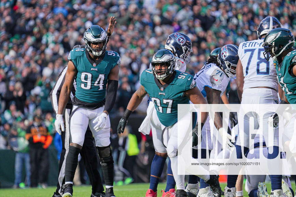 Philadelphia Eagles defensive tackle Javon Hargrave (97) pulls