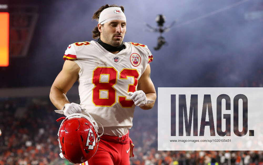 CINCINNATI, OH - DECEMBER 04: Kansas City Chiefs tight end Noah Gray (83)  runs off the field after