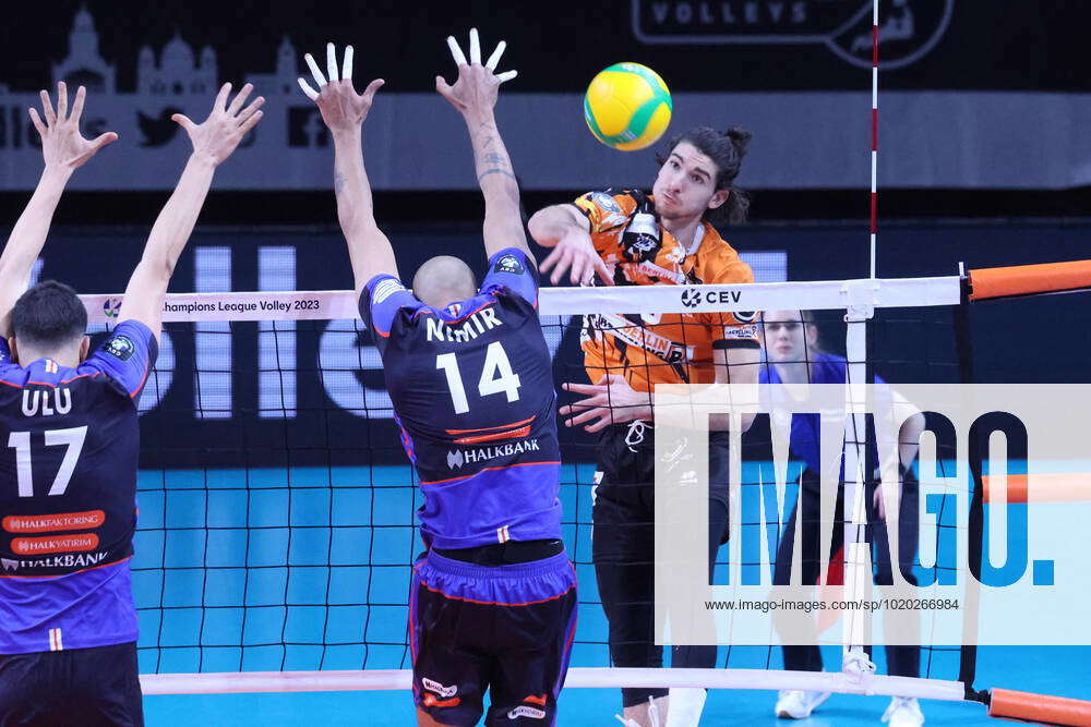 DEU, Champions League Group B, BR Volleys vs Ankara, 13 12 2022, Max ...