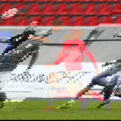 Jakob Zitzelsberger Offenbach in duel with Gentrit Limani Koblenz ...