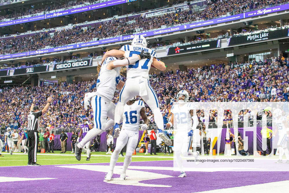 MINNEAPOLIS, MN - DECEMBER 17: Indianapolis Colts linebacker JoJo