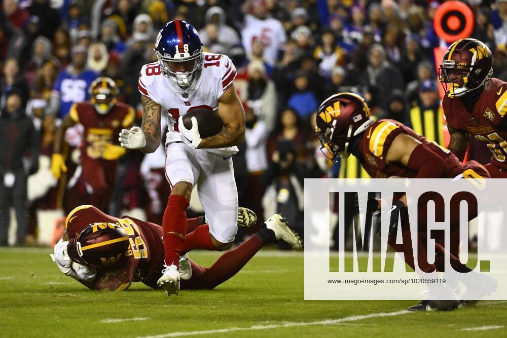 LANDOVER, MD - DECEMBER 18: New York Giants defense huddled up during the  New York Giants game versus the Washington Commanders on December 18, 2022,  at FedEx Field in Landover, MD. (Photo