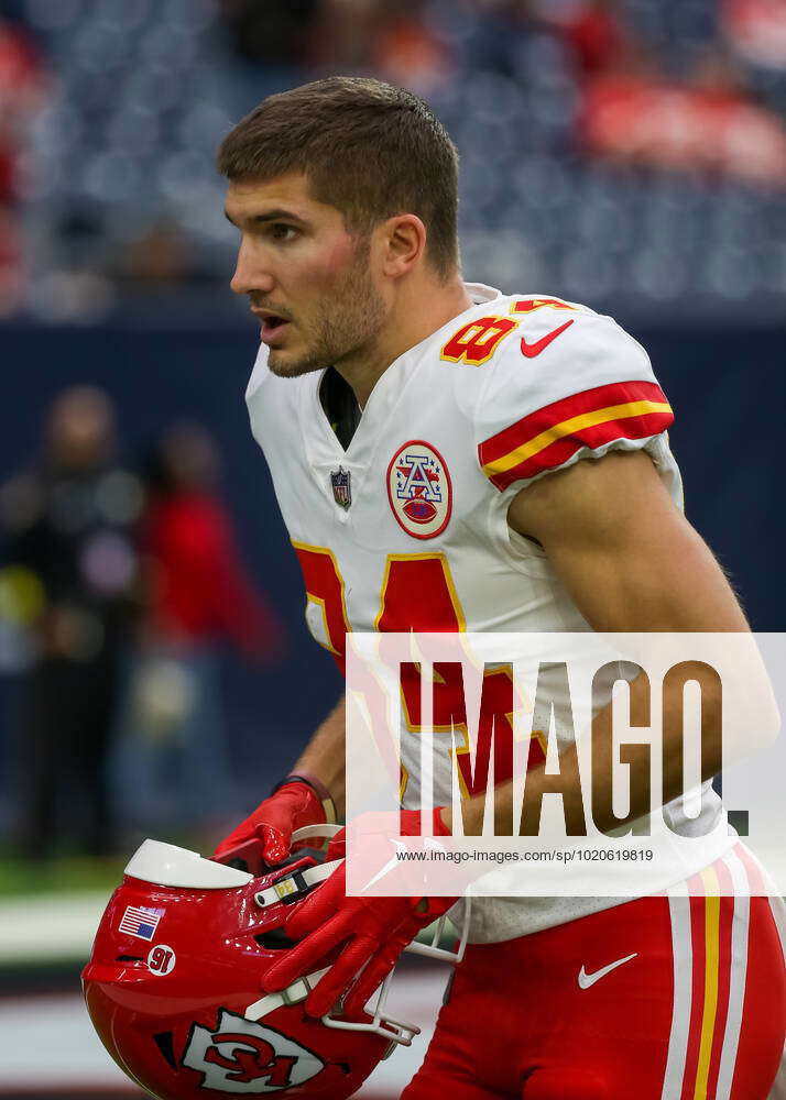 HOUSTON, TX - DECEMBER 18: Kansas City Chiefs wide receiver Justin Watson ( 84) listens in prayer