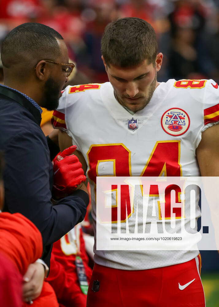 HOUSTON, TX - DECEMBER 18: Kansas City Chiefs wide receiver Justin Watson ( 84) listens in prayer