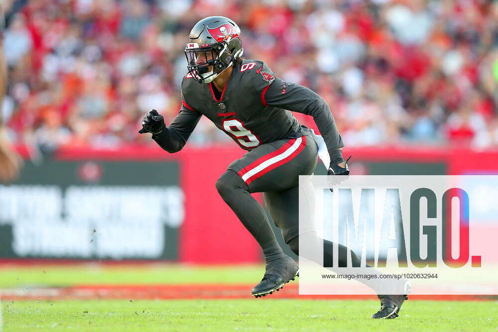 TAMPA, FL - DECEMBER 18: Tampa Bay Buccaneers linebacker Joe Tryon-Shoyinka  (9) rushes the passer du