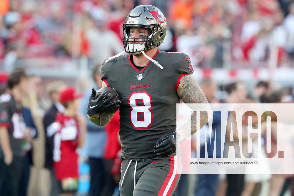 TAMPA, FL - DECEMBER 18: Tampa Bay Buccaneers tight end Kyle